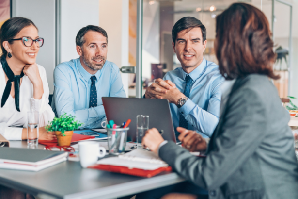 Bráulio Henrique Dias Viana mostra como o propósito se torna o eixo que alinha cultura, estratégia e resultados nas empresas modernas.